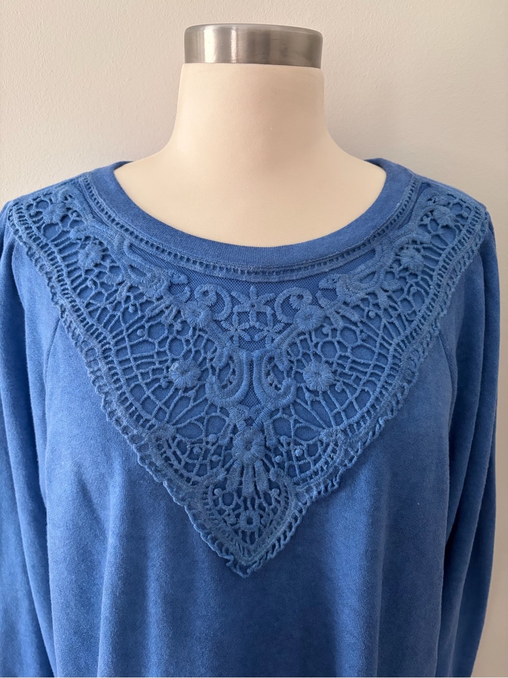 Democracy Relaxed Blue Pullover Sweatshirt Crochet Yoke 1X Boho Chic Cottagecore - Picture 3 of 10